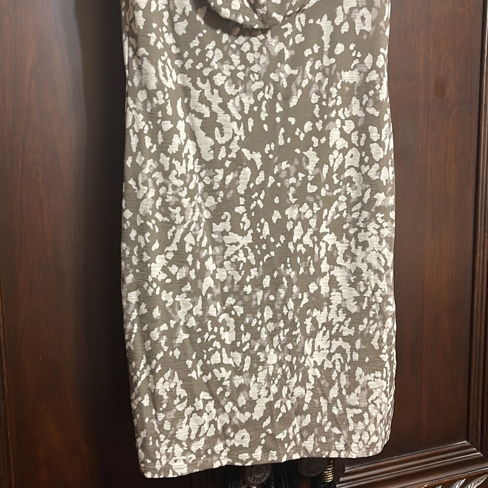Dress - Picture 3 of 7
